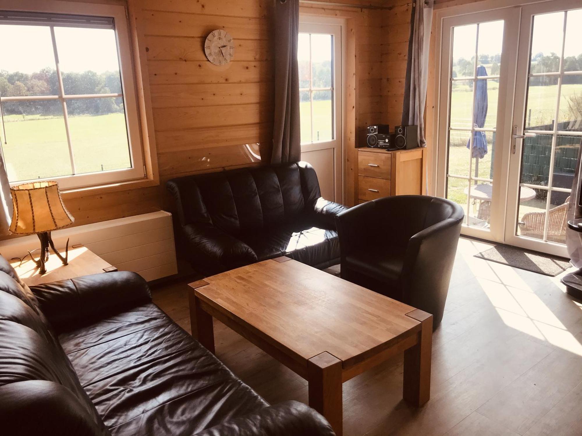 Wolfshuette Villa Хилесхайм Екстериор снимка